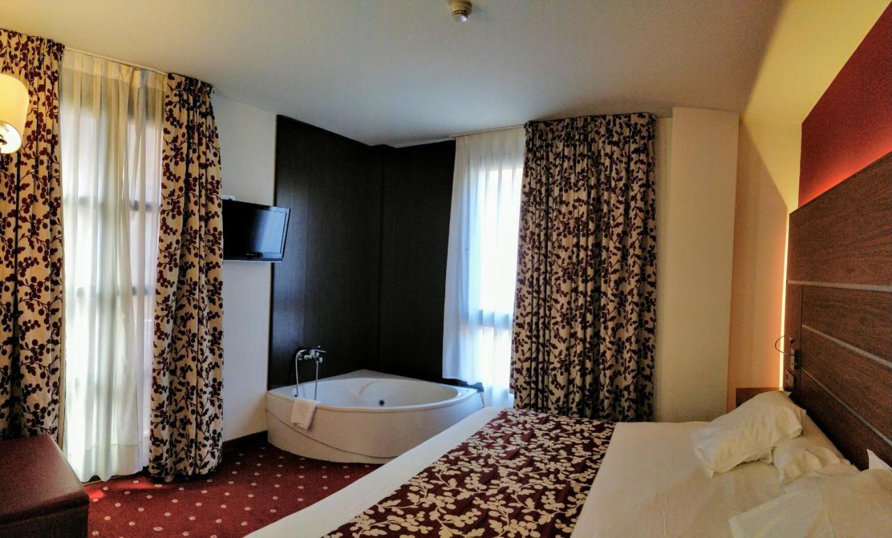 Alameda Centro Hotel Сория Екстериор снимка